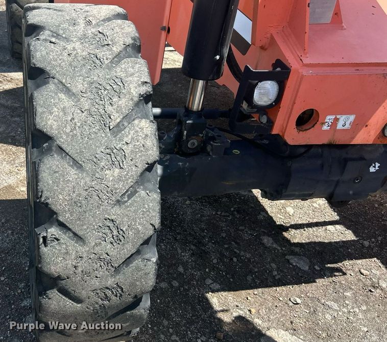 image for item EK8332 2010 JLG 8042 telehandler