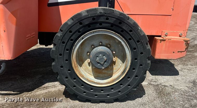 image for item EK8332 2010 JLG 8042 telehandler