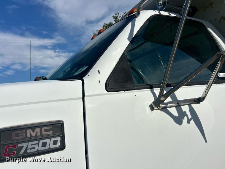 image for item EK8335 2000 GMC C7500 dump truck