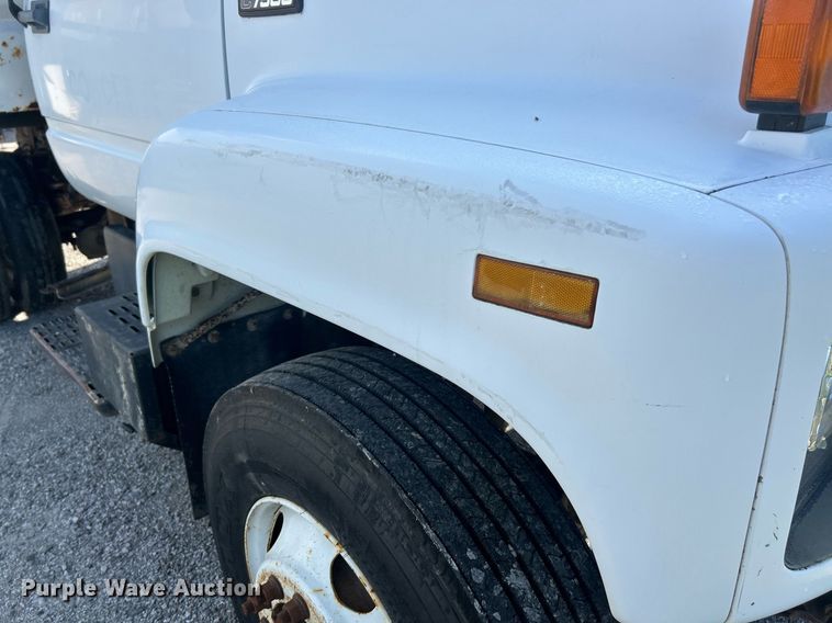 image for item EK8335 2000 GMC C7500 dump truck