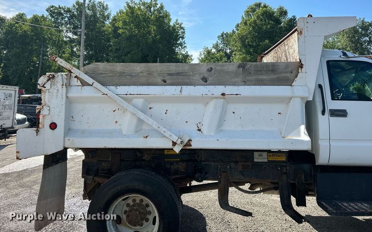 image for item EK8335 2000 GMC C7500 dump truck