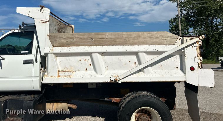 image for item EK8335 2000 GMC C7500 dump truck