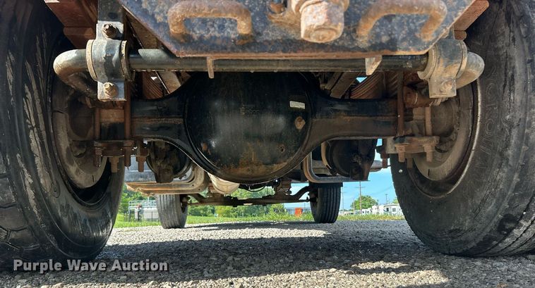 image for item EK8335 2000 GMC C7500 dump truck