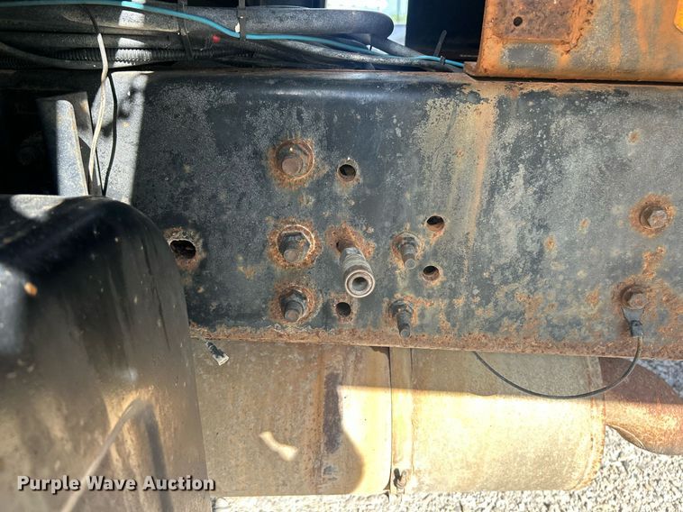 image for item EK8335 2000 GMC C7500 dump truck