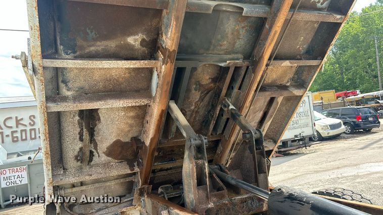 image for item EK8335 2000 GMC C7500 dump truck