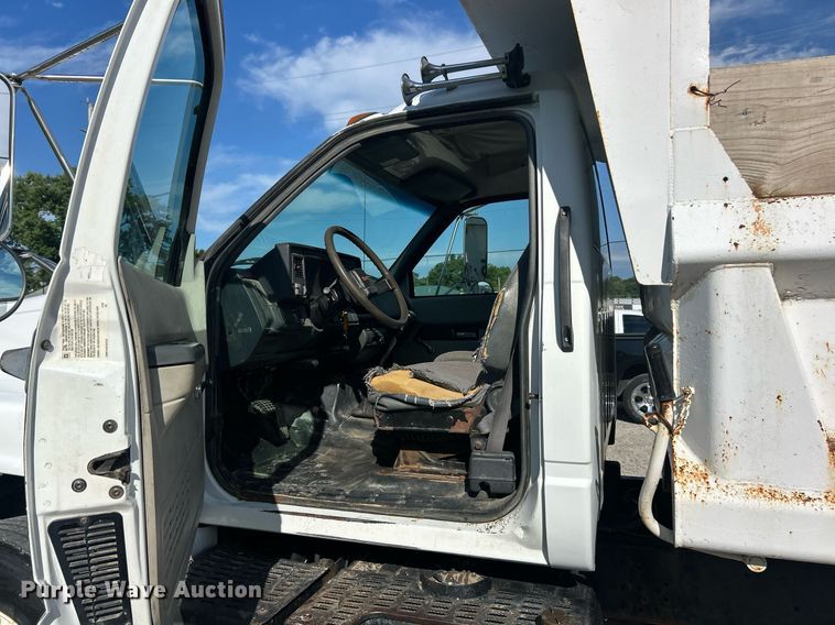 image for item EK8335 2000 GMC C7500 dump truck