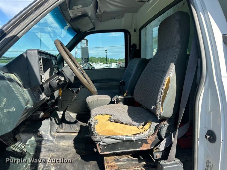 image for item EK8335 2000 GMC C7500 dump truck