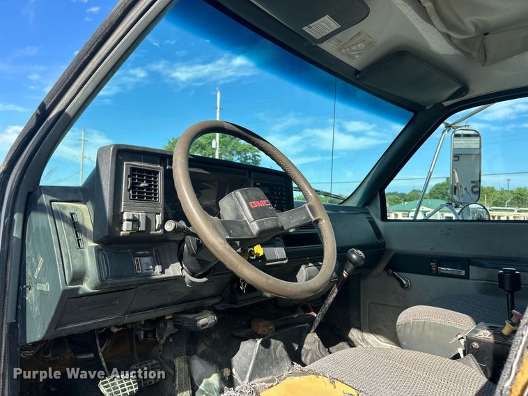 image for item EK8335 2000 GMC C7500 dump truck