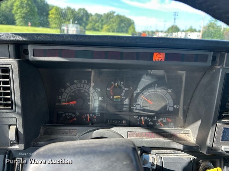 image for item EK8335 2000 GMC C7500 dump truck