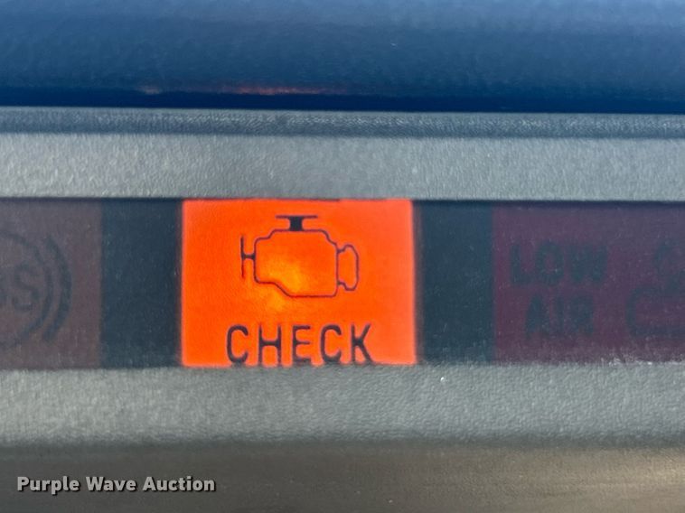 image for item EK8335 2000 GMC C7500 dump truck