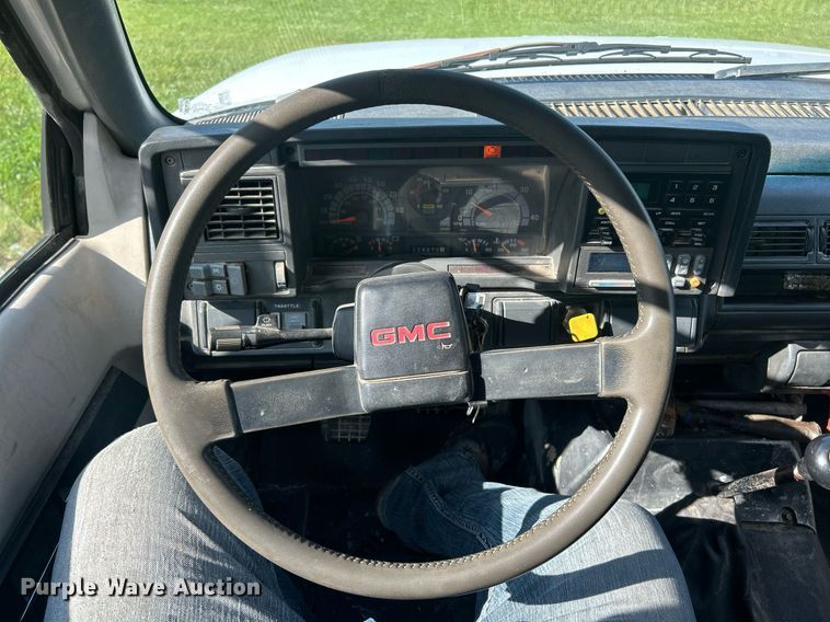 image for item EK8335 2000 GMC C7500 dump truck