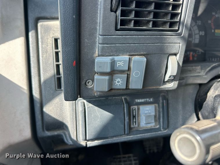 image for item EK8335 2000 GMC C7500 dump truck