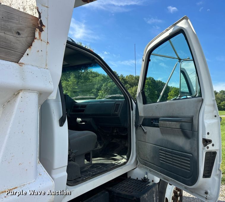 image for item EK8335 2000 GMC C7500 dump truck