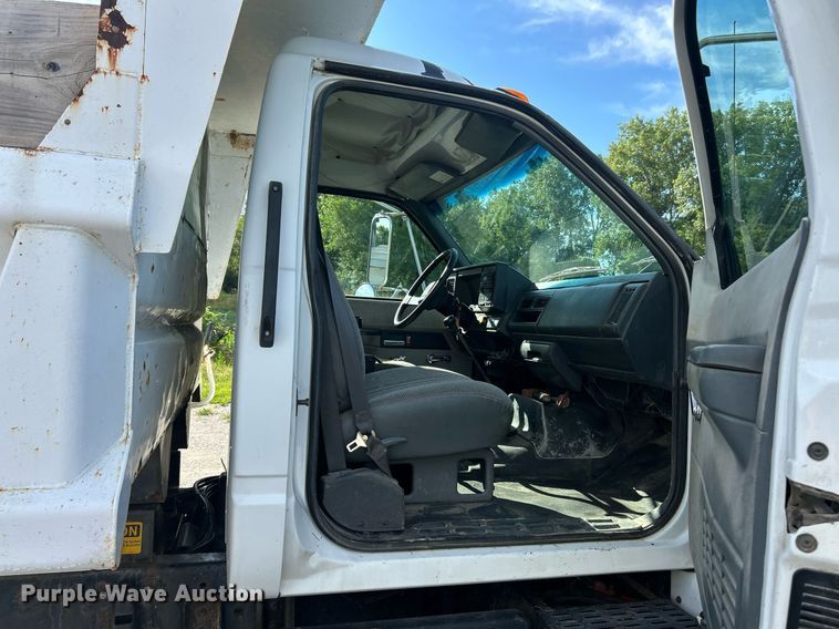 image for item EK8335 2000 GMC C7500 dump truck