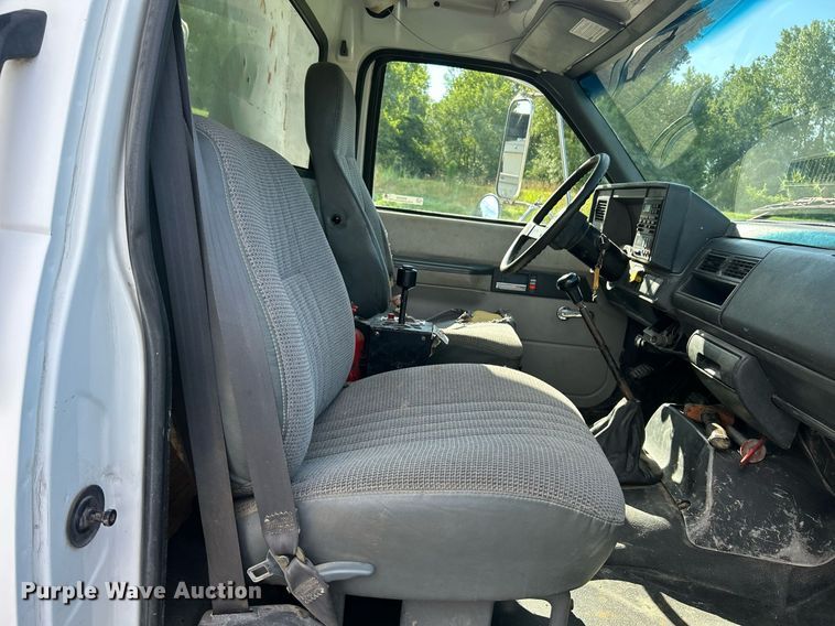 image for item EK8335 2000 GMC C7500 dump truck