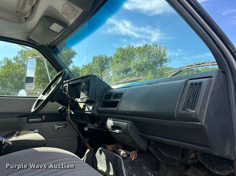 image for item EK8335 2000 GMC C7500 dump truck