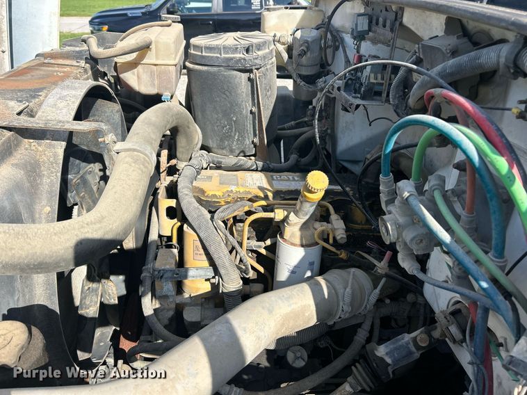 image for item EK8335 2000 GMC C7500 dump truck