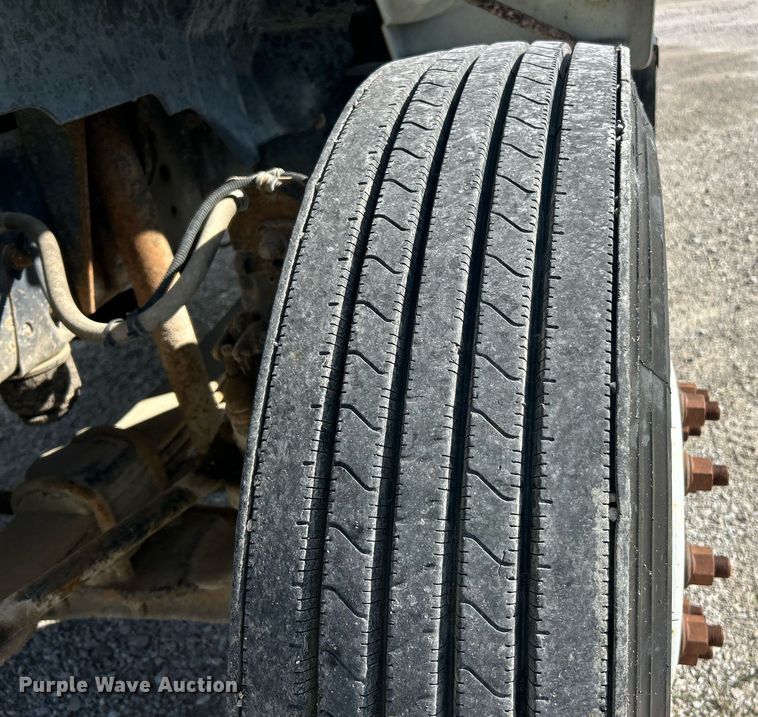 image for item EK8335 2000 GMC C7500 dump truck