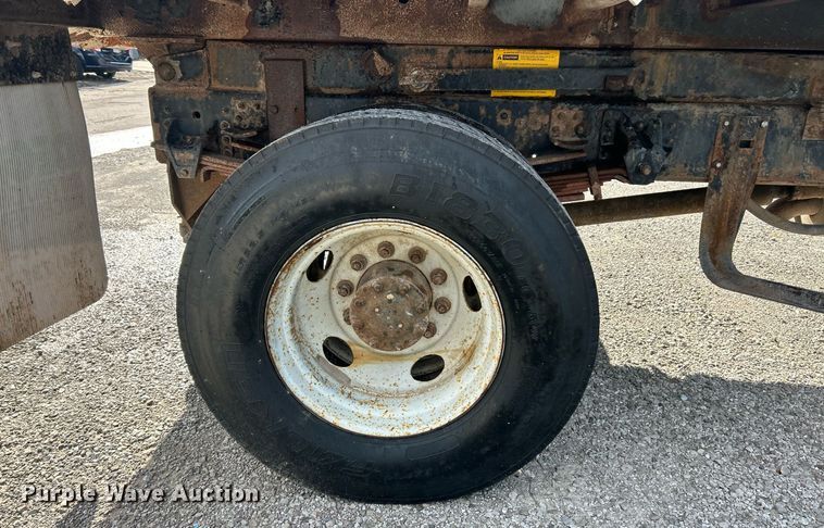 image for item EK8335 2000 GMC C7500 dump truck