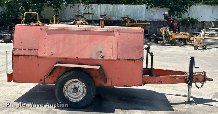 image for item EK8337 1998 CompAir LeRoi RQ185DJE air compressor