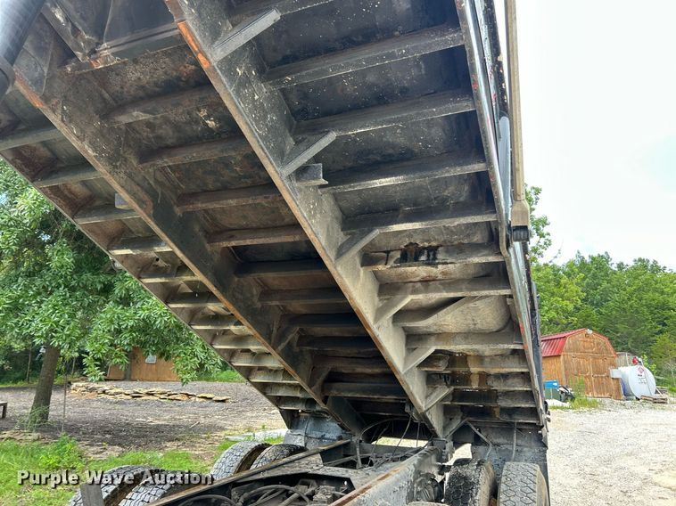 image for item EK8349 1998 Ford LT8501 dump truck