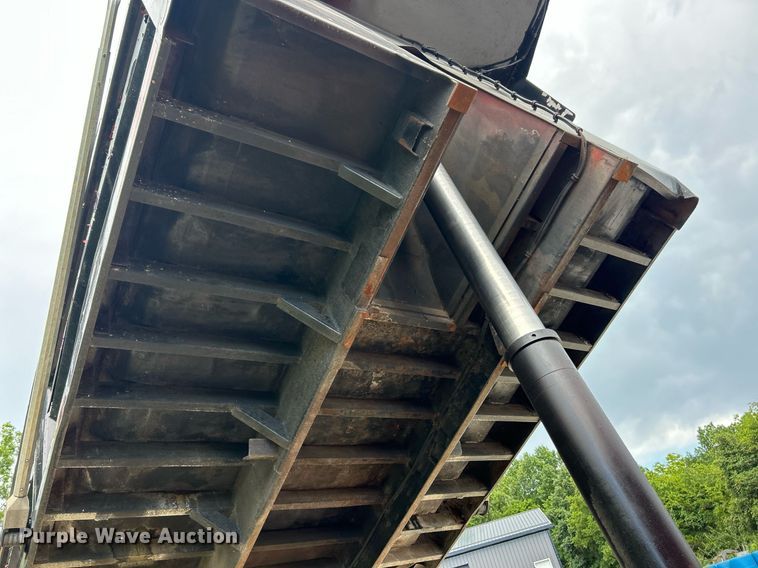 image for item EK8349 1998 Ford LT8501 dump truck