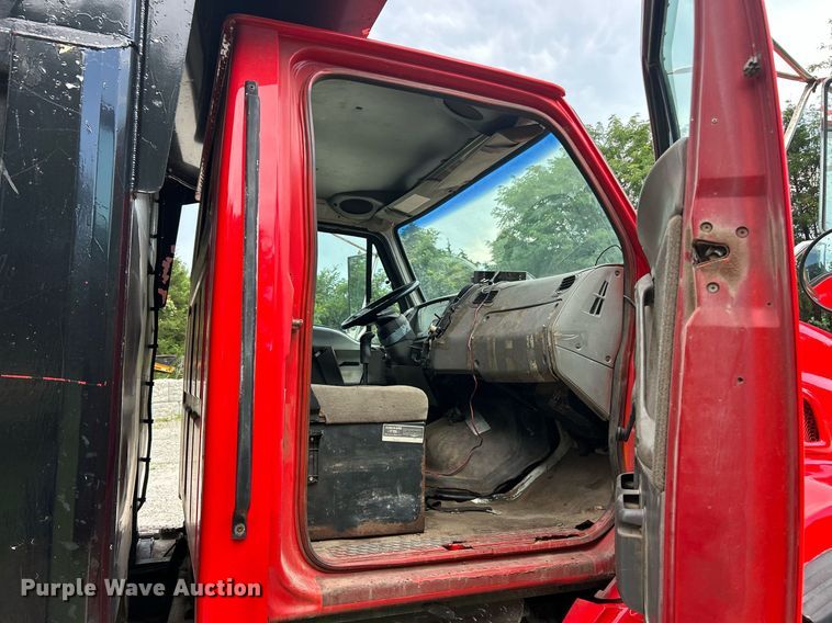 image for item EK8349 1998 Ford LT8501 dump truck
