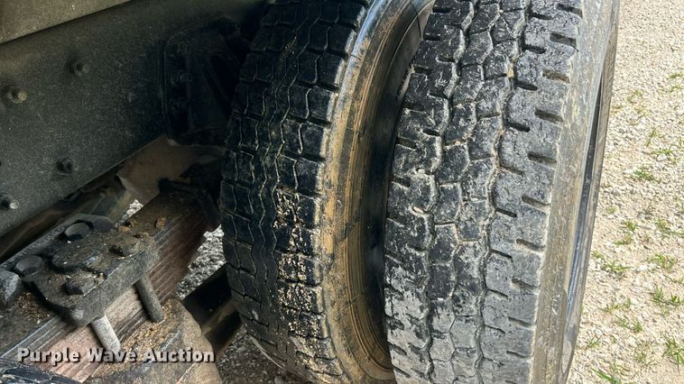 image for item EK8349 1998 Ford LT8501 dump truck