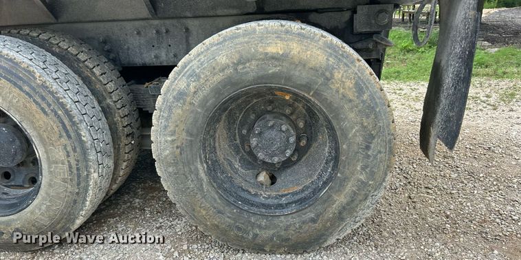 image for item EK8349 1998 Ford LT8501 dump truck