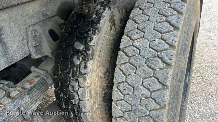 image for item EK8349 1998 Ford LT8501 dump truck