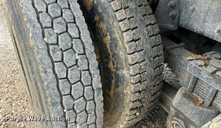 image for item EK8349 1998 Ford LT8501 dump truck