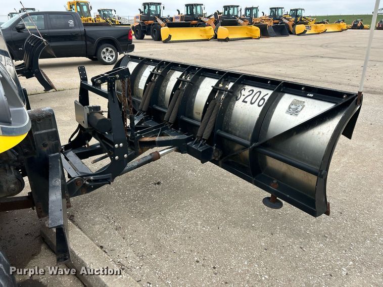 image for item EK8351 2010 International 7400  spreader truck