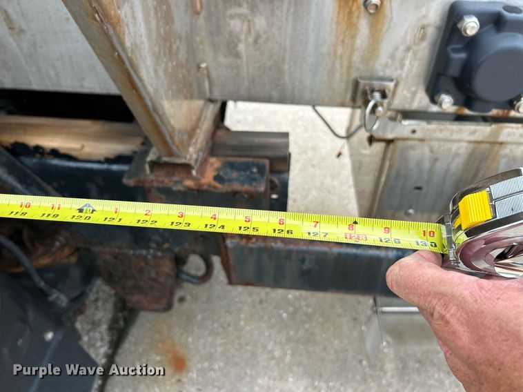 image for item EK8351 2010 International 7400  spreader truck