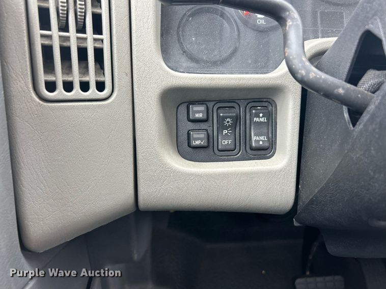 image for item EK8351 2010 International 7400  spreader truck