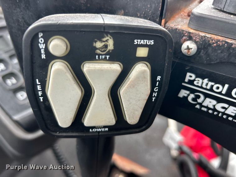 image for item EK8351 2010 International 7400  spreader truck