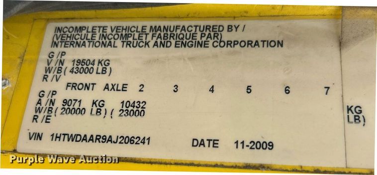 image for item EK8351 2010 International 7400  spreader truck