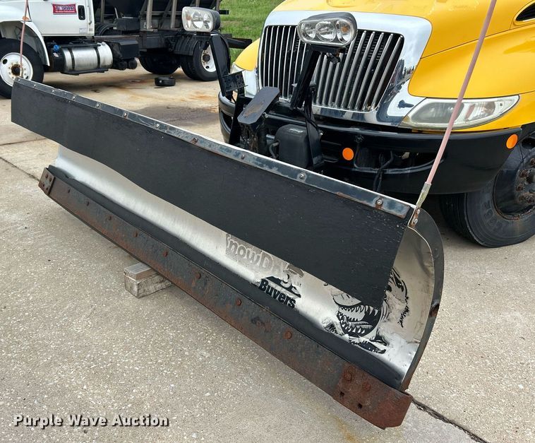 image for item EK8352 2005 International 4300 spreader truck