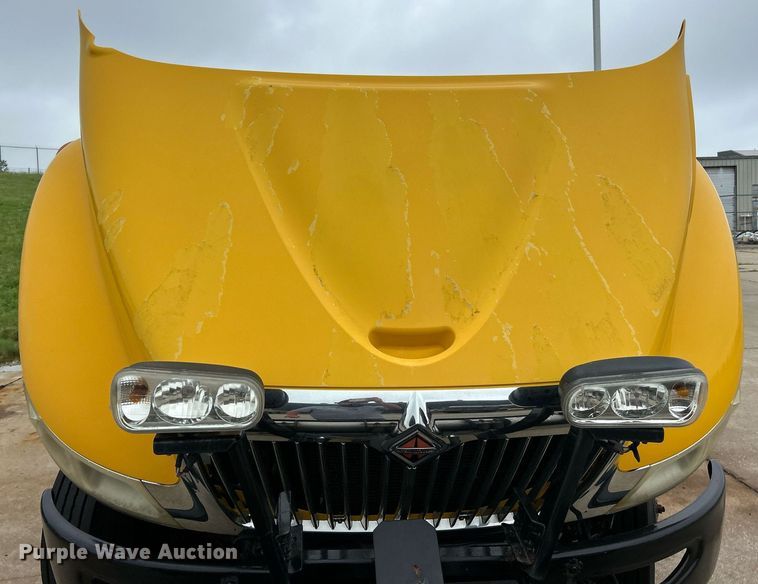 image for item EK8352 2005 International 4300 spreader truck