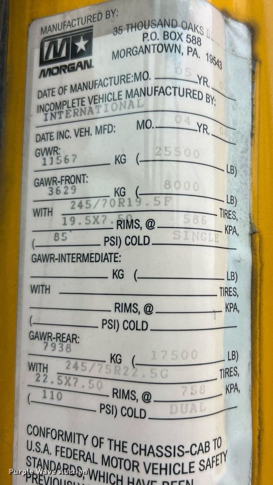 image for item EK8352 2005 International 4300 spreader truck