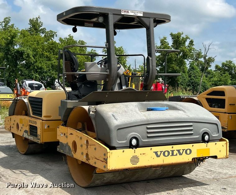 image for item EK8353 Volvo DD140 HF 8 Amplitude double drum roller