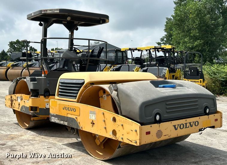 image for item EK8353 Volvo DD140 HF 8 Amplitude double drum roller