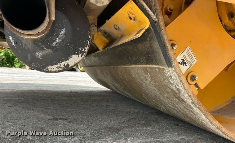 image for item EK8353 Volvo DD140 HF 8 Amplitude double drum roller