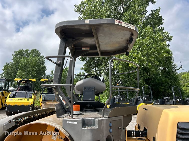 image for item EK8353 Volvo DD140 HF 8 Amplitude double drum roller