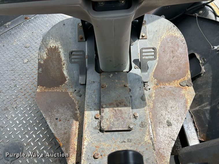 image for item EK8353 Volvo DD140 HF 8 Amplitude double drum roller