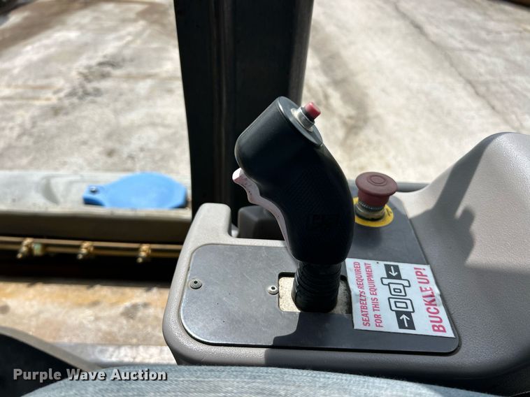 image for item EK8353 Volvo DD140 HF 8 Amplitude double drum roller