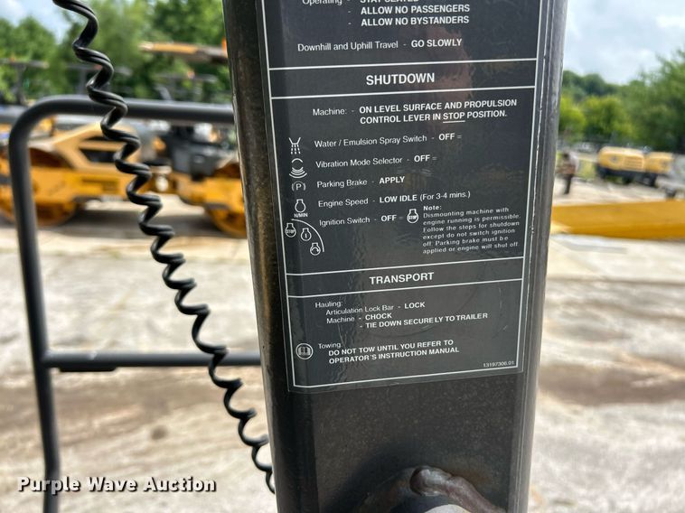 image for item EK8353 Volvo DD140 HF 8 Amplitude double drum roller