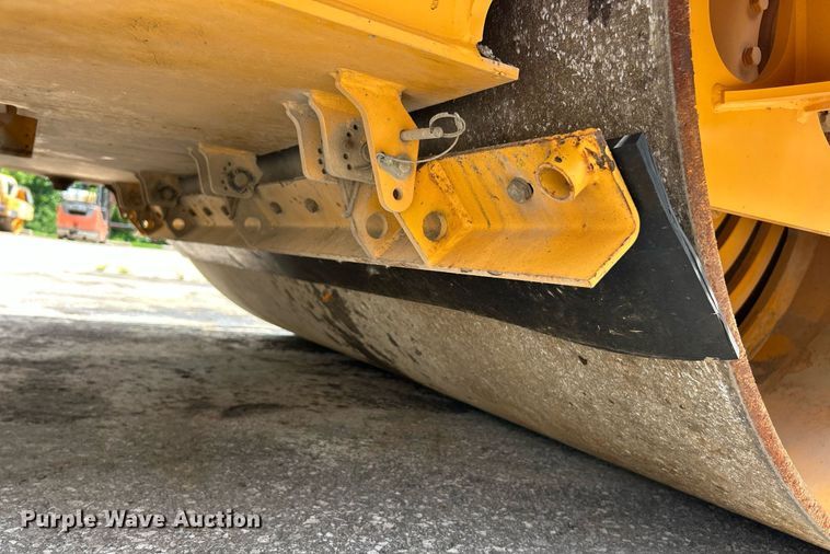 image for item EK8354 2016 Volvo DD120B double drum roller