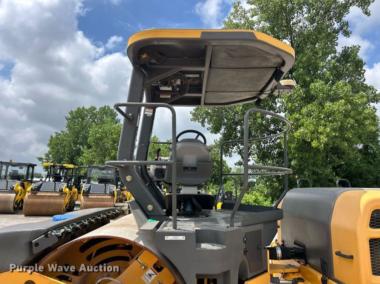 image for item EK8354 2016 Volvo DD120B double drum roller