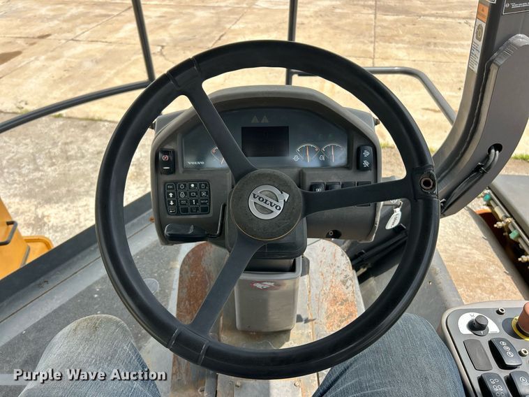 image for item EK8354 2016 Volvo DD120B double drum roller