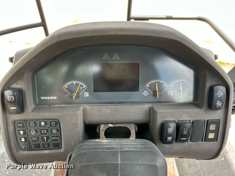 image for item EK8354 2016 Volvo DD120B double drum roller